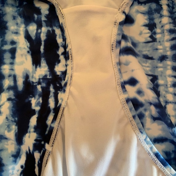 TIE DYE BLUE AND WHITE BATHING SUIT PLUS SIZE 20/22 - Picture 5 of 6